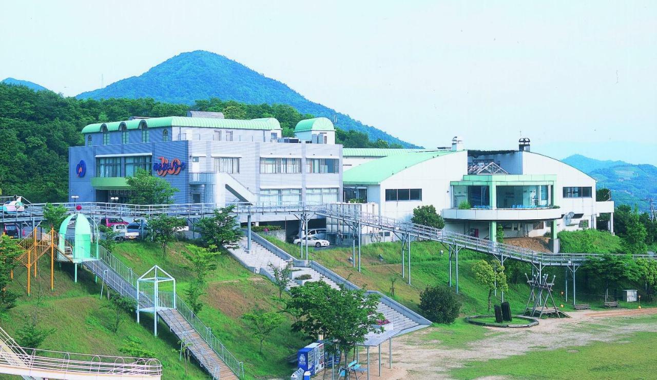 Michi No Eki Fureai Park Mino Hotel Mitoyo Exterior foto